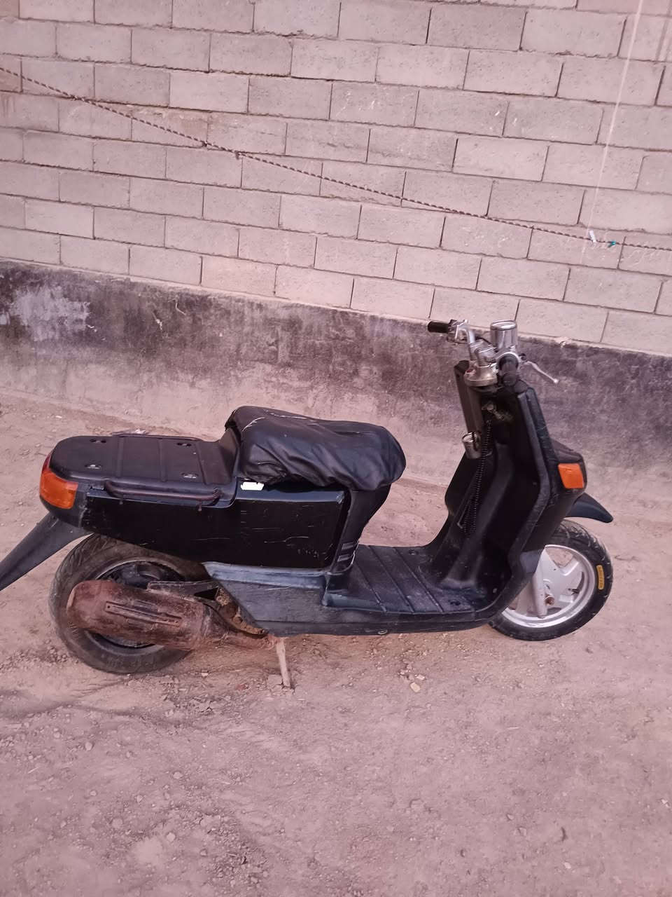 سلام عليكم دراجه بيكم للبيع دراجه خير من الله مكينه كهربائيات شغاله كفرات شركه بعدهن الدراجه مناقصه شي فقط سلف يرادله اشاير خلفي امامي بكلايت خلفي الدراجه سعره 400 وبيه مجال حك الجيه متواجد واتساب ***********
