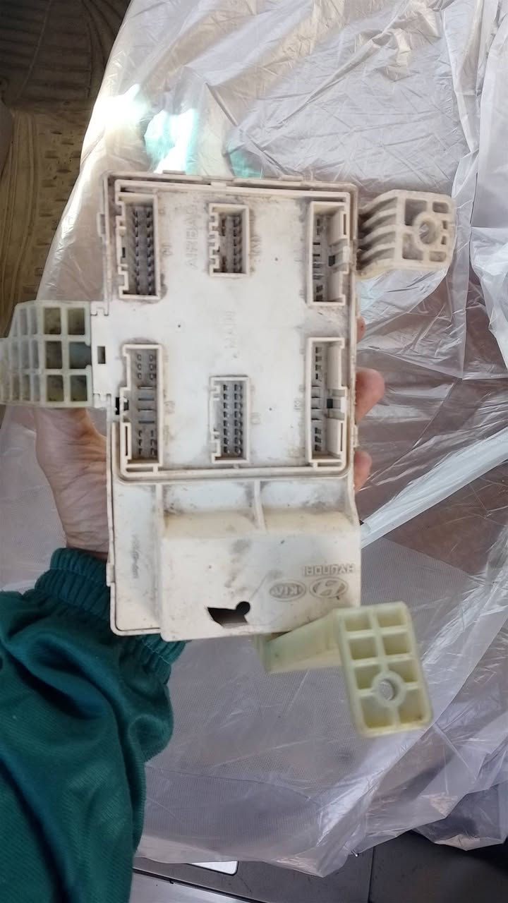 السلام عليكم عندي هاي الأغراض اصلي وحده تحكم الداخلية  ولبه مال اسويج كامله اصلي قاعده 40الف ولبه مال سويج 60 سعره رقمي ***********
