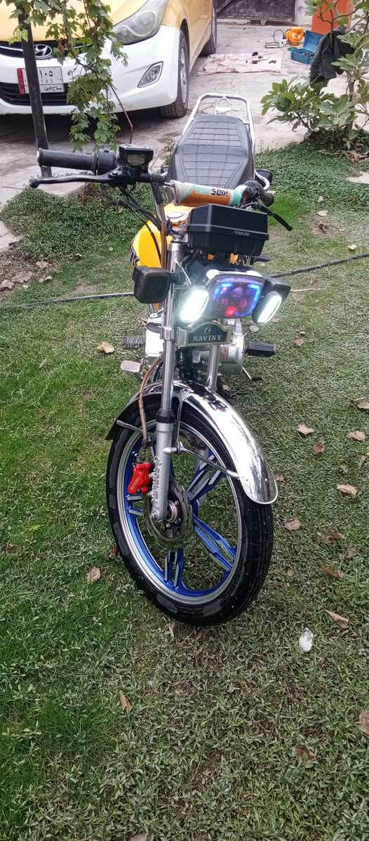 السلام عليكم للبيع موديل 23 
محرك مامفتوح سعر 550 وبيها مجال 
عنوان تكريت 
للاتصال ***********
