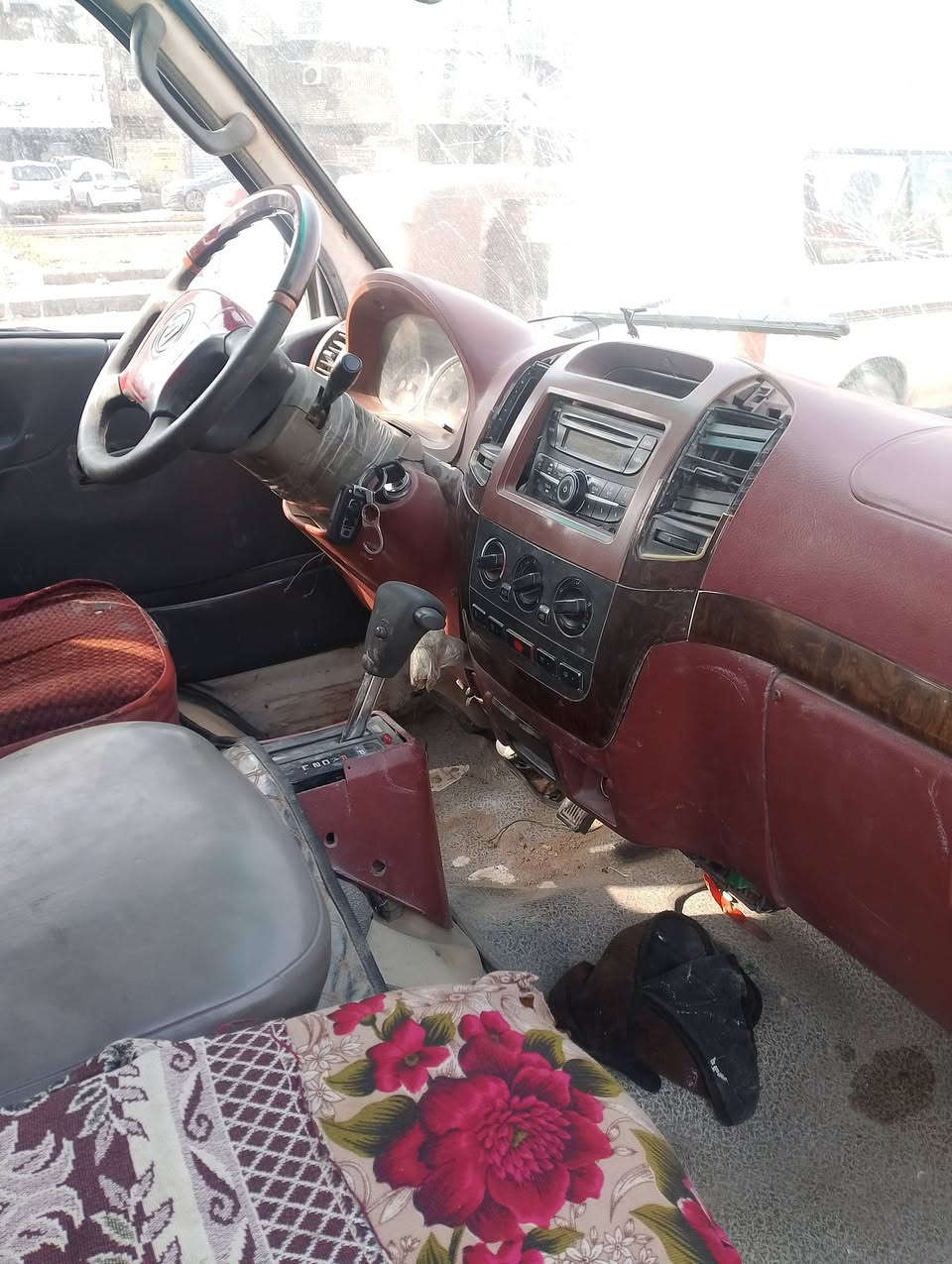 سياره للبيع موديل 2011 مكينه مكفوله اوتوماتيك سنويه عضم عاج العنوان بغداد الاستفسار ***********
