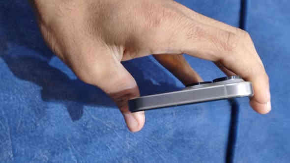 سلام عليكم ايفون15برو ماكس  ذاكره256 نسخه شرق لاوسطAAAجهاز بلادي ما عده الشاشه مبدله فيس ايدي شغال كله جديد بطاريه86 فول نضافه جهاز سعره875وبيه مجال بسيط الرمادي سجاريه ***********
