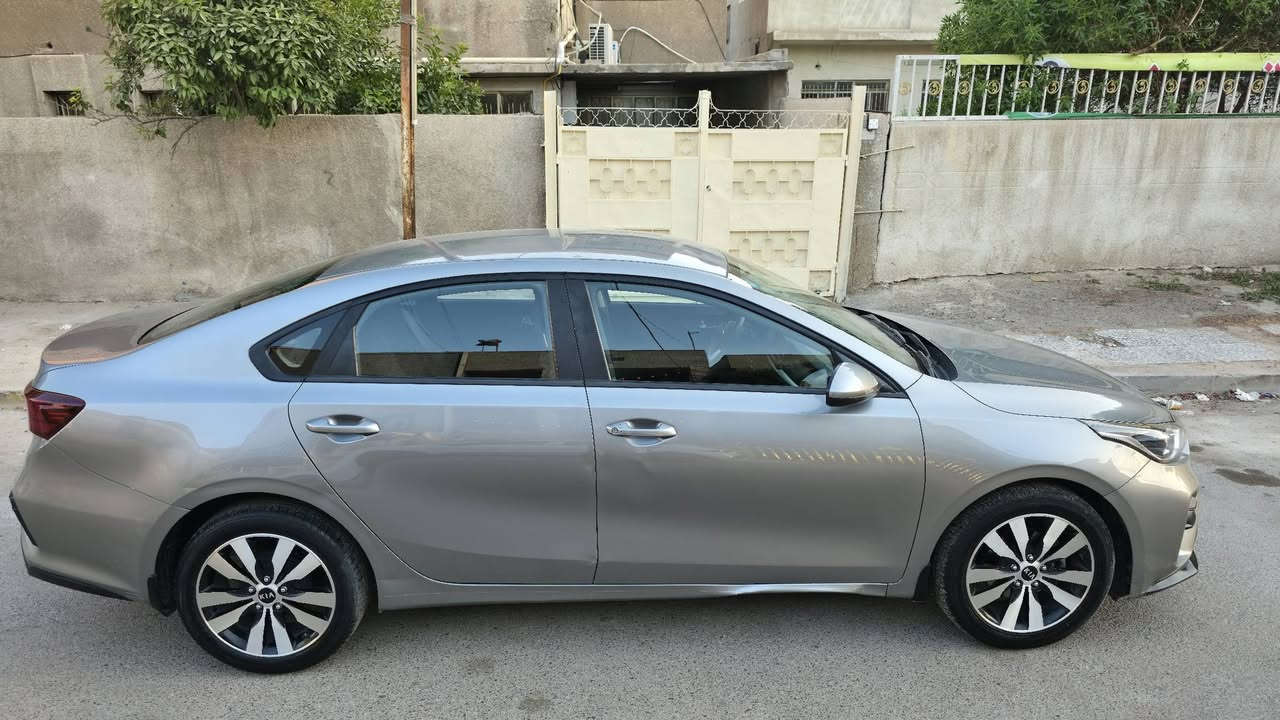 *للبيع – كيا سيراتو 2019 وارد خليجي*
اللون: رصاصي.
محرك 1600 CC.
الممشى: 118,759 كم.
ناقل الحركة: أوتوماتيك.
المحرك والگير مكفولان وبحالة ممتازة.
توجد طخات متفرقة كما موضحة بالصور.
يوجد ضرر في باب السائق تم ارجاعه بارد 
السعر المطلوب: 14,800 دولار (148 ورقة) قابل للتفاوض بالمعقول.

للتواصل والاستفسار على الخاص


**إذا كنت صاحب هذا الإعلان وتريد حذفه لأي سبب، رجاءا أرسل رسالة إلى الدعم الفني**