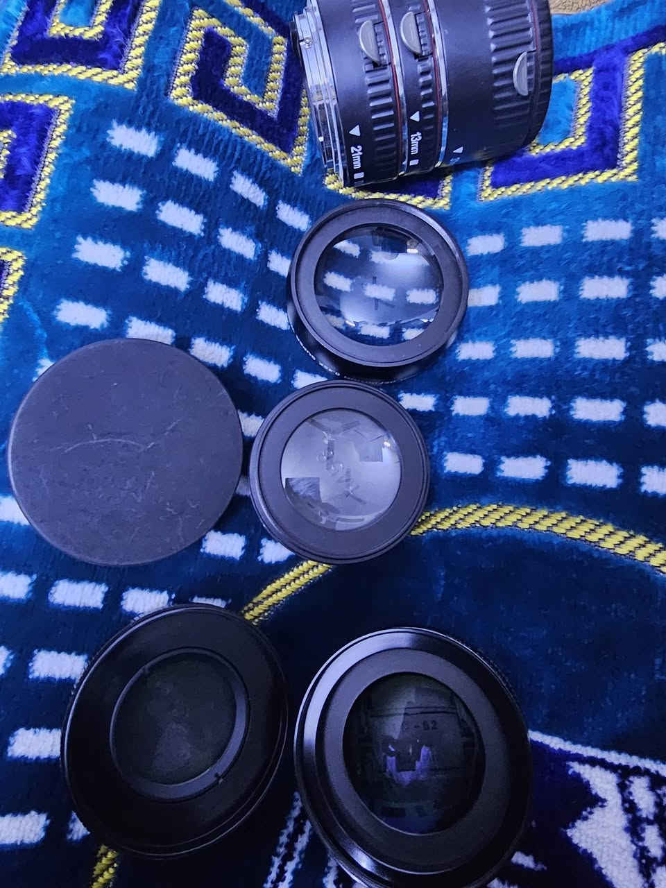 السلام عليكم هذني عدسات ما اعرف مال تليفون اوكامرة قيموهن حق الله مكاني بغداد الحسينية رقم ***********
