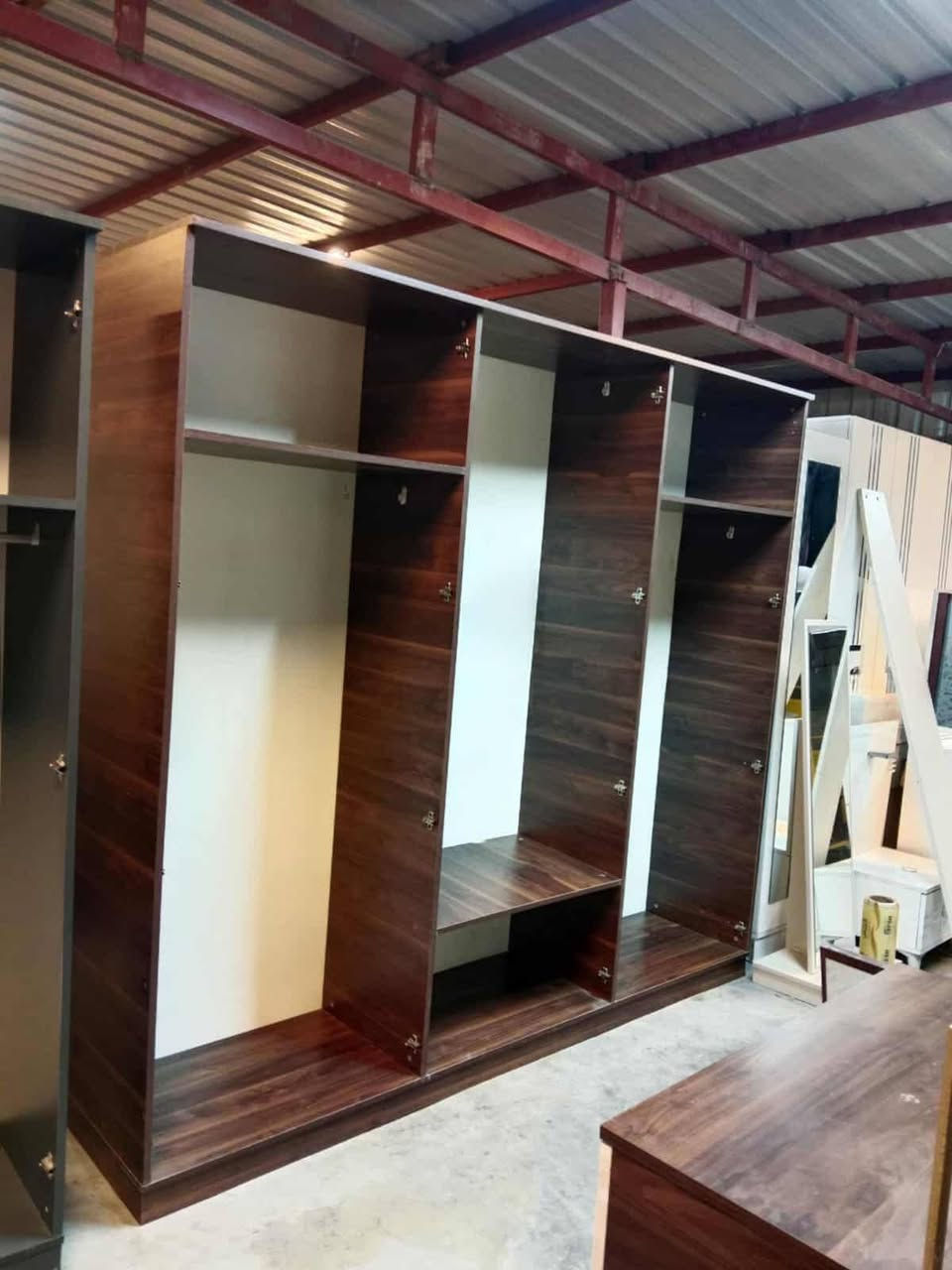 غرفة نوم مستعملة🇹🇷
 نضافة90 ٪💯
عدد القطع / 5 
نضام / أبواب 💢 
سعرها / 500 💸
شد ونقل داخل بغداد مجاني🚛
يوجود توصيل محافضات 🚛 حجز واتساب فقط ***********
