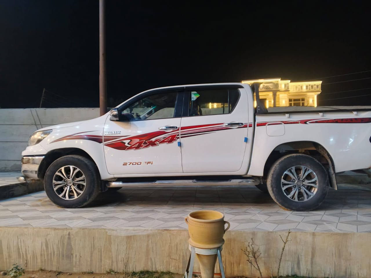 تويوته 16فور ويل سعودي  بصمه وتماتيك..بيع او مراوس حسب الغناعه...السعر خاص اتصل وتدلل.***********.،
