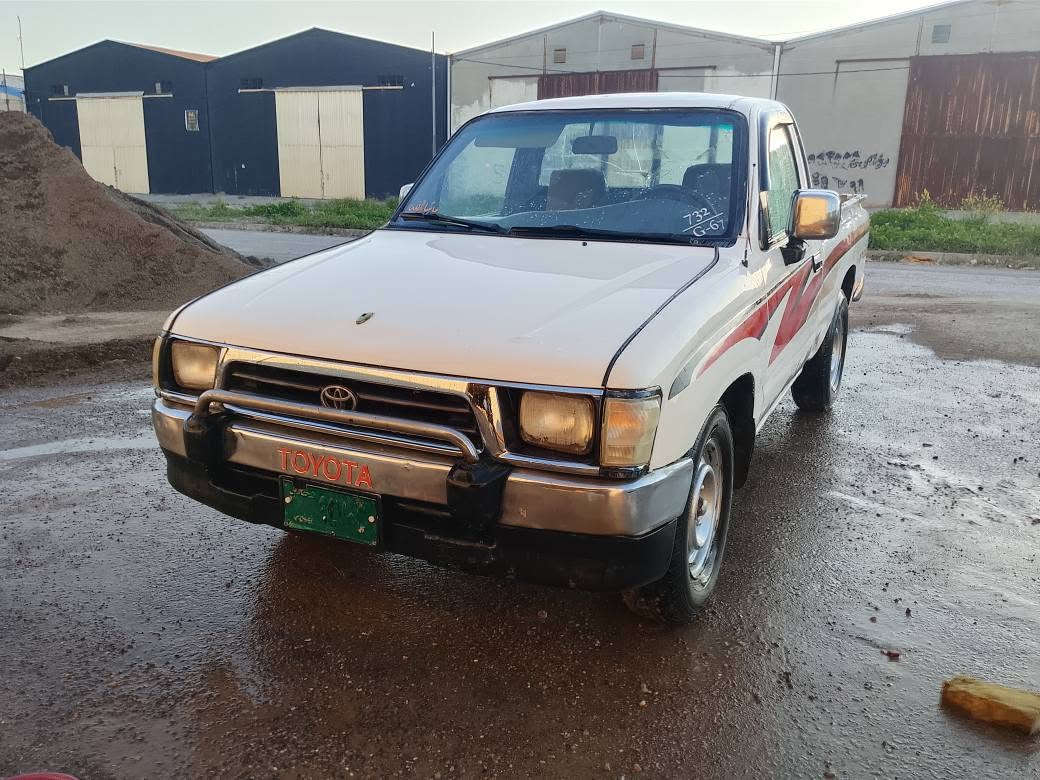 بيكب ارنب
1999
كيراكسل شرت
مكينة يةك تؤز بوخارى هةية 
كارةباى هةموبةسةرت
كيج بةنزين حةماوة هةموى ئيش دةكا 
شانسى لؤك لؤك
4تاية تازةبةستراوة
يةك سةربؤناوئيش
شوين هةولير
سعر38مجال
*********** أربيل, العراق
