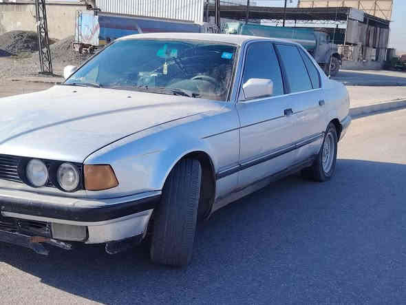 موديل 1992
محرك رخاوه 6V
كير شرط 
غرفه جلد 
شاشه 
طخم سماعات 
لايت زينون 
جامات كهرب
دبل جكمجه 
رقم نينوئ ماشي بل معامله 
سياره جاهزه  
الاستفسار عل رقام.             السعر 50 
***********
