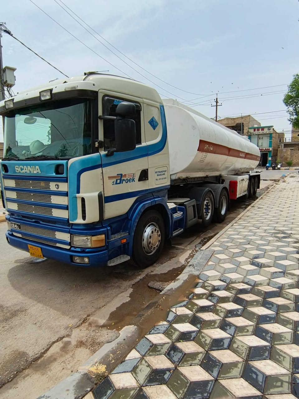 السلام عليكم سكانيا سنكل موديل 2002 طوناج الى 2027سنويه الى 2027 السعر 285 بيها مجال  الاستفسار الرقم ***********
