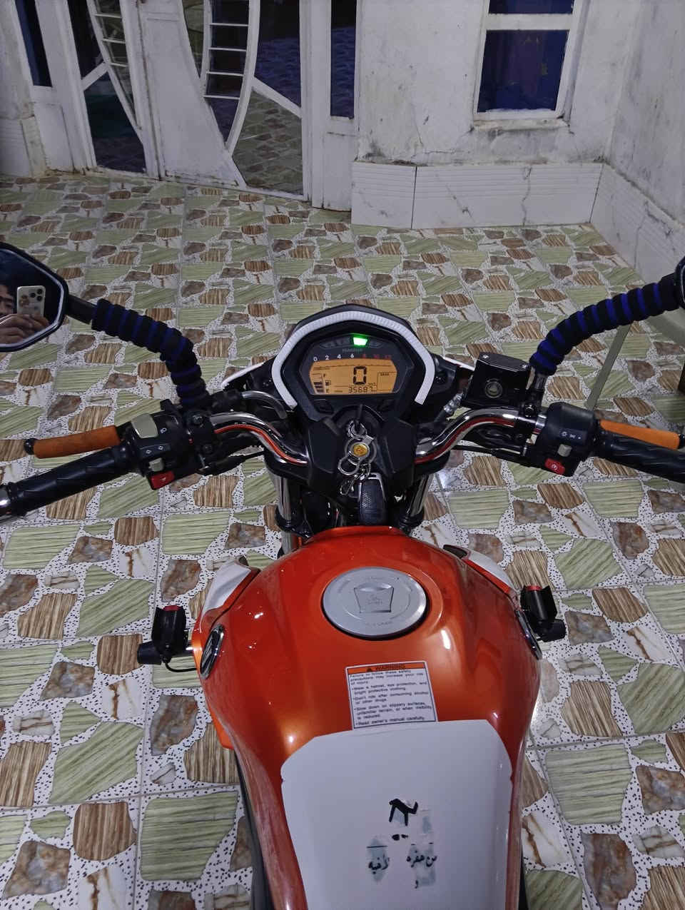 هاوجي. 
٢٠٢٣ 
بعد ع وضع الشركه 
مسجل باقي على استلام اللوحات 
السعر ١٧ونص وبي مجال 
مكاني الرمادي 
***********
