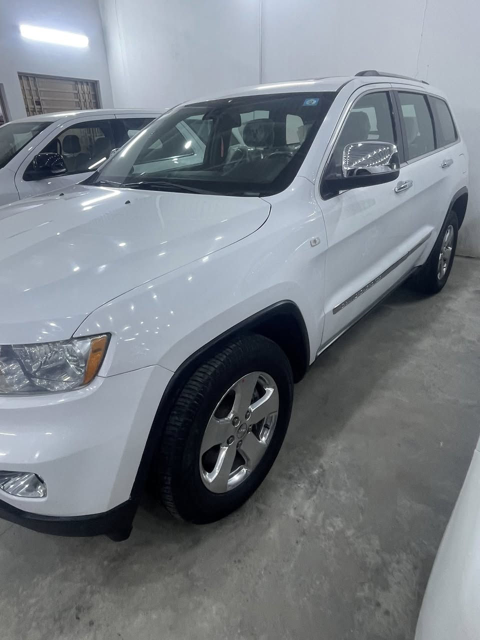 السلام عليكم جيب لاريد موديل 13 خليجيه فول مواصفات السعر 190 للاستفسار ***********بيع او مراوس حسب القناعه
