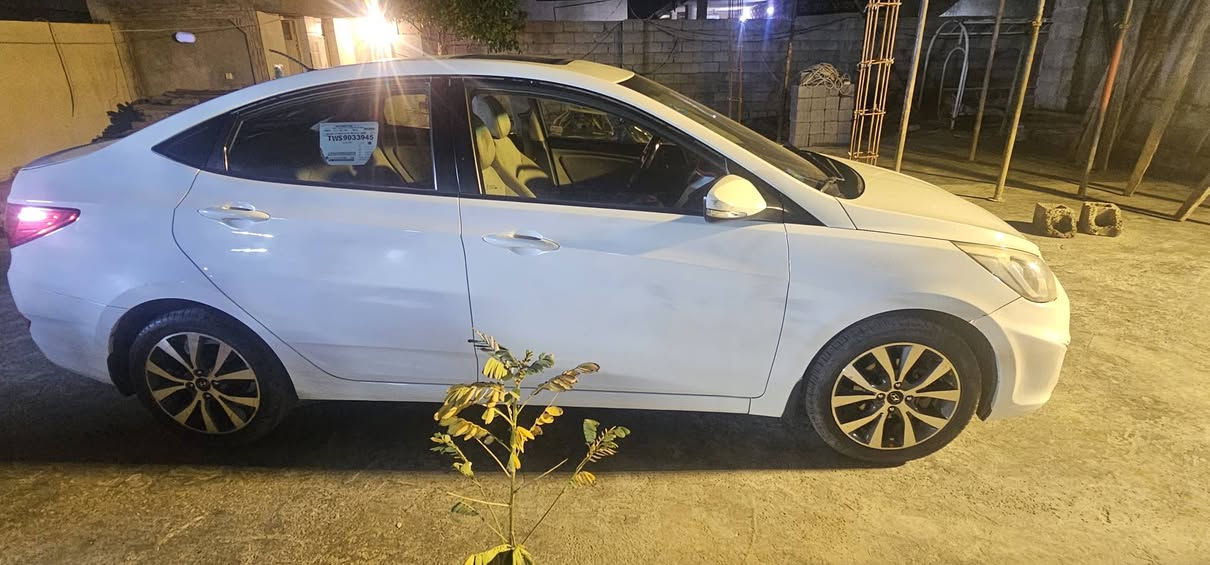 السلام عليكم 
اكسنت خليجي 2015 
سياره الشركه العامه.      سياره كفاله عامه 
محرك 1600 مكفول 
سياره فول مواصفات فتحه تحكم ستيرن اشاير بالمري  
تخم تاير جديد 
حداديه سياره أمامي خلفي جاهزه 
تبريد تدفئه شغال 
رقم سياره بغداد دولي بأسمي  
عنوان سياره بغداد  
رقم الهاتف ***********
