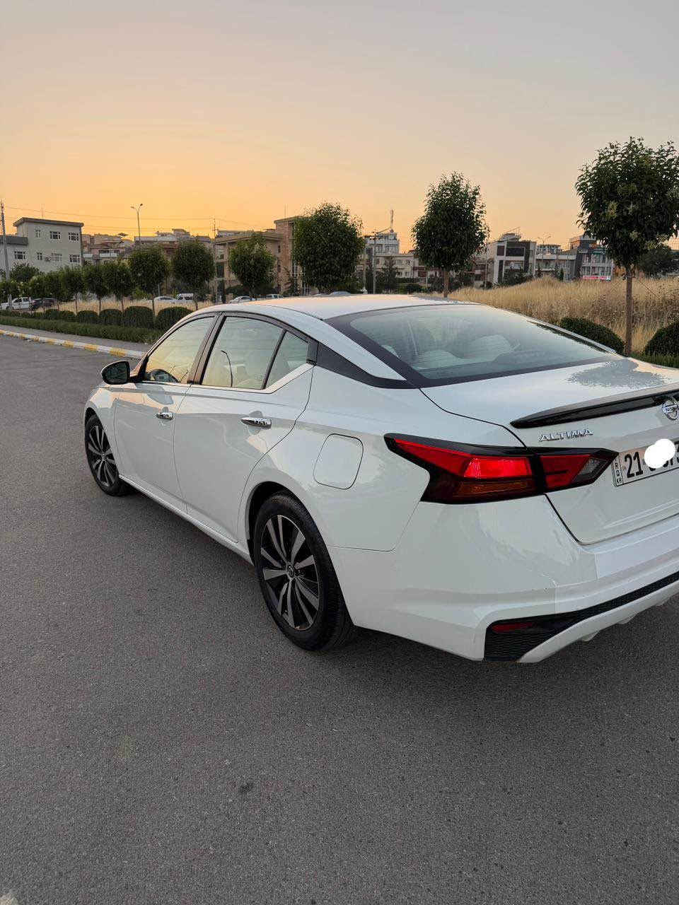 NISSAN ALTIMA S 2021 
 
‎گێڕو مەکینە و كارەبای  هەموو شتێکی بەشەرت 
  بۆنیت بۆیاخە  نيو شانەكي  بۆیاخی هەیە
سەقفەکەی pdr کراوە بۆ چاڵ و تەرزەی هەیە درگای سەکن ساردی هەیە … ناو گرتن بەشەرت شانسی و بەتانەی نەگرتوە ارباگ سیستەمە
‎سەنەوەی تازەیە
‎مکینە  ٤  بستۆن   حجم  25  
‎  106  كم    حقیقی ڕۆشتوە

   1N4BL4BV1MN356228

بصمە بیلادە  , سوکان فولیوم ،حاسەی دواوە ،شاشە تەبرید ،شاش گەورە کامیرا ، تەبرید مركزي  ،  
ئاوێنە كارەبايي  ، بلاجیکتۆر
 
*********** السليمانية, العراق
