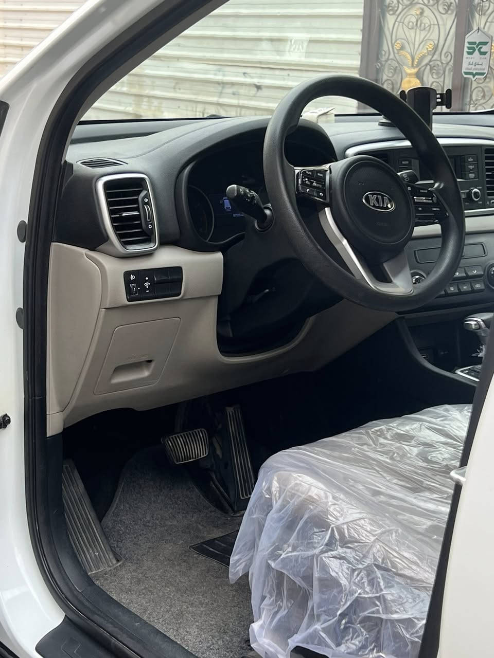 سلام عليكم سبورتج البيع مديل 2019شكل2020سياره نضيفه كلش موصفات اعتيادي
مري شفط 

تحكم بمري 

تحكم استيرن 

محرك 2400

5راكب 

كشنات اقماش 

حساسات امامي خلفي 

تبريد قطعتين امامي خلفي 

اخوي هاذ الرقم مارد فيسبوك بس واتساب ***********

مكان سياره بغداد بغداد وسياره خليجي خليجي رقم بغداد إنكليزي تحويل ثاني يوم
