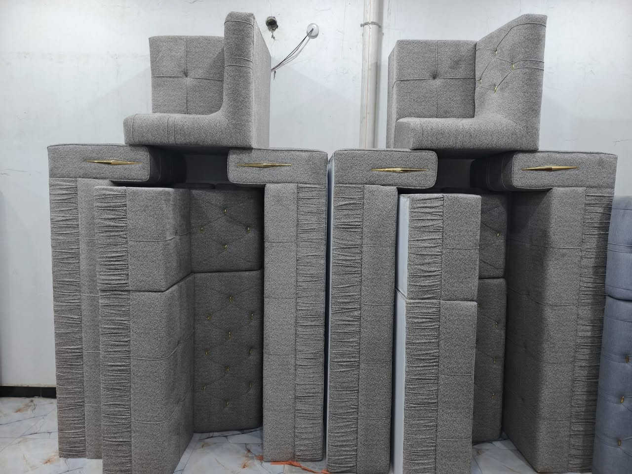 السلام عليكم زبائنا الغالين تم وصول الحاويه اليوم 

تخومه دواوين تفصال وجاهز حسب طلب 

 (نواع لوان شغل درجه اولى جديد ضمان 5 سنوات)

ديوان 7متار حرف L ٥ قطع ١٠ مقاعد مع ٤ كوشيات

تخم ٨ متار ضمان ٤ سنوات ٥ قطع ١٠ مقاعد ضخم وثكيل

العنوان الناصريه الإسكان الصناعي نزلت جامع الكبير بالبدايه 
قرب ورده منزلي
رقم الهاتف 
***********  // ***********
