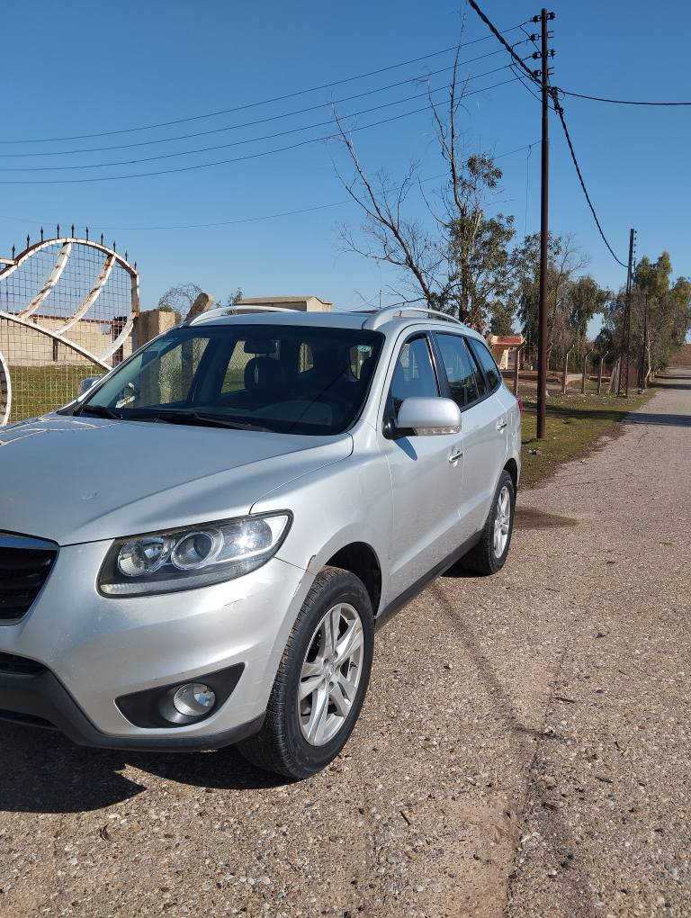 سيارة هونداي سنتافي موديل 2010 رقم اربيل سنوية جديدة لحد 2030
هزة جديدة 
محرك /4/ لاصرف و لا بخار
 سيارة نظيفه مابيها مصرف صدر جديد تايرات جديد  لا ضربة و لا دعم مكفولة دعامية لدعامية  ويل كروم
فول مواصفات سلايت و  بصمةو  كشن  جلد اسود  و كشن كهربائي شاشة و مرايات شفت و  تبريد مركزي 
سعر 150 ورقة و بيها مجال 
شراي يتصل 
***********
*********** ديبيس, كركوك
