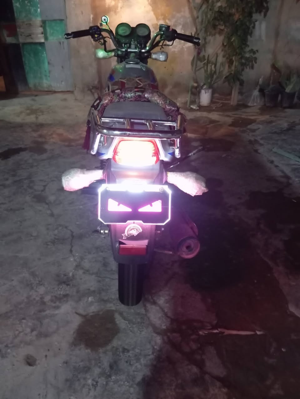 السلام عليكم دراجه دايون عضم للبيع أصولي مديل 2022 السعر مليون و200وبيه مجال المكان كربلاء طويريج للاستفسار...‏‏‪0776 018 1309‬‏/////‏‪0781 449 4366‬‏
