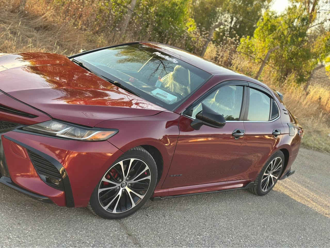 سلام عليكم 
تويوتا كامري للبيع

الموديل :2018  se
مكينه 2.5L V4
كير 8نمرات 

الموصفات:

تحكم استيرن 
شفتات استيرن 
رادار المسار 
تثبيت سرعه 
كشن كهربائي 
كشن جلد 

الضرر : 
موضح بلصوره 

السعر :175$

السنويه ؛باسمي لحد 2030
 بطاقه بانزين موجود
 
مكاني كركوك 

*********** كركوك, العراق
