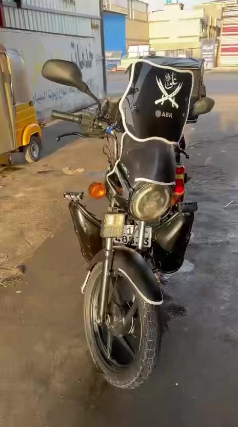 بوكسر لون اسود نضافتها ٩٠٪؜ دراجه بيت مو شغل مال منتسب السعر مليون وثمنيه وخمسين بغداد الشعله الخطيب الرقم *********** التوصل مع هذا الرقم
