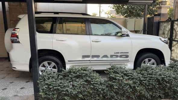 سلام عليكم ..
للبيع برادو ٢٠١٥ TXL خليجي كفاله من الصبغ والتبديل 
 سياره جديده جداً
رقم بغداد مشروع وطني سنويه ب اسمي ٦سلندر 
المواصفات :-
١- فتحه ( سلايد ) 
٢- بصمه تشغيل + بصمه ابواب
٣- كشنات السايق والصدر كهرباء 
٤- ماشية ٨٣ الف كيلو 
٥- شاشه كبيره 
٦- جام اوتو يصعد وينزل على البصمه
٧-بجم لد + لايت زنون 
٨- مري شفط 
٩- سبير وعدته جديد منازل 
١٠- هوك خلفي 
١١- تبريد مركزي 
تكمه وسنوية ٢٠١٥ وباقي المواصفات المعروفه 
السعر ٣٤٥ ورقه 
عنواني بغداد حي الجامعه ***********
