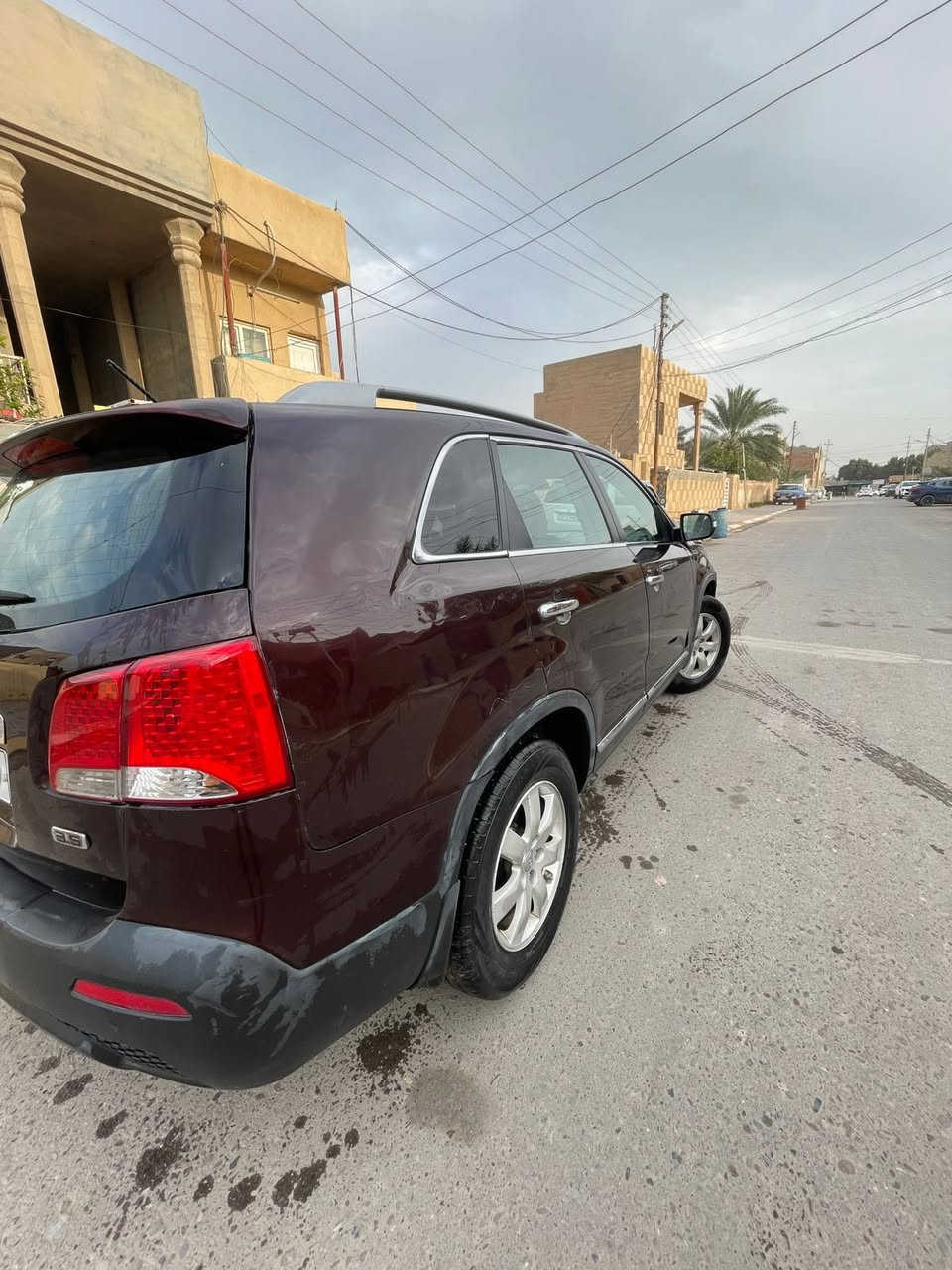 سورنتو ٢٠١٣
رقمة بغداد 
باسمي 
تحويل مباشر 
مكان السيارة بغداد البياع 
رقم الهاتف ***********
السعر ١٢٢ وبي مجال

