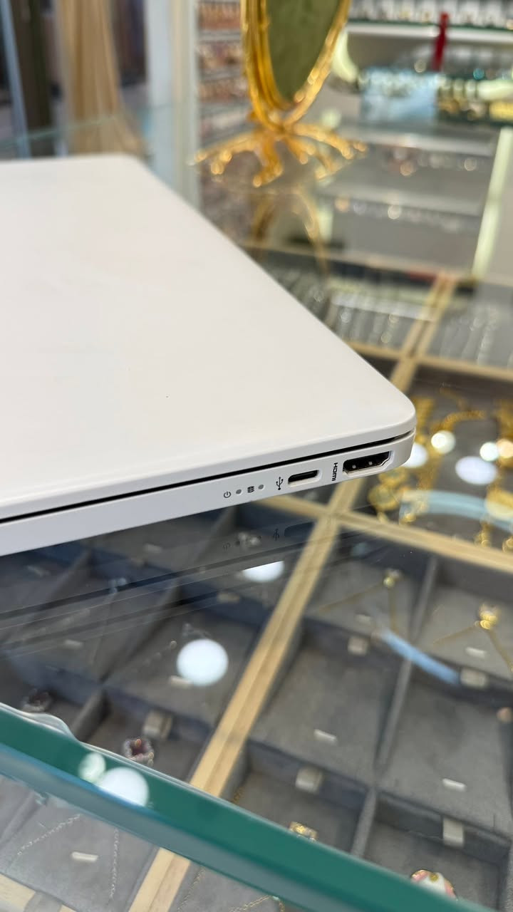 لابتوب hp نضافه 100%

 hp 15s  لون لابيض داخل وخارج 
المعالج i5 (intel Core i5-1235U)
الجيل 12 in
RAM 8
الهارد(التخزين) 512 -SSD
حجم الشاشة  15.6 full HD مضاد للانعكاس 
البطارية 3 خلايا (41WH)
الجهاز نضافة 100%
استخدام شخصي جدا جدا بسيط 
كامل الملحقات 
سعر 560 الف 
للاستفسار واتساب فقط
***********
