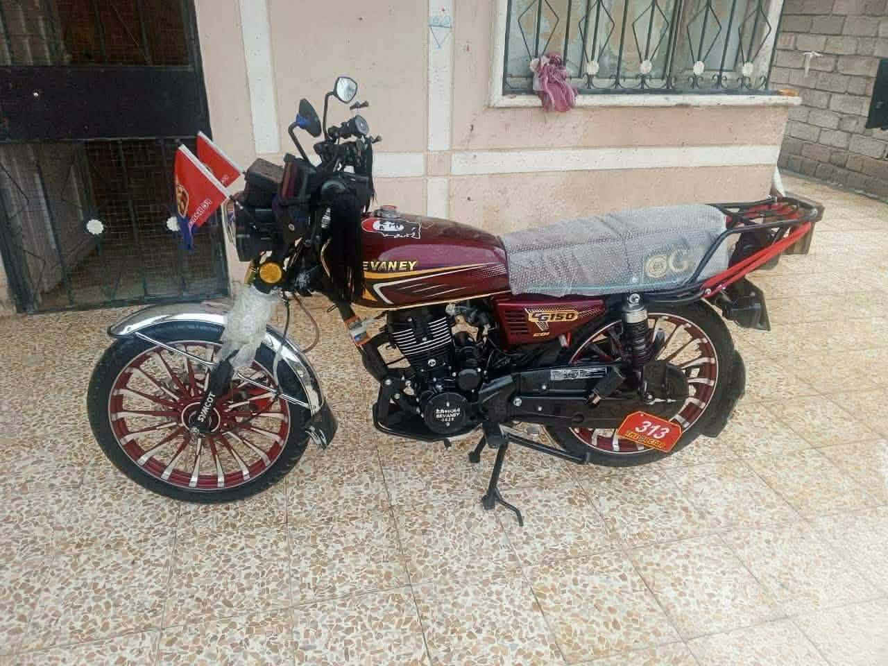 السلام عليكم سيفان للبيع 
الموديل25  الستفسار  ***********
