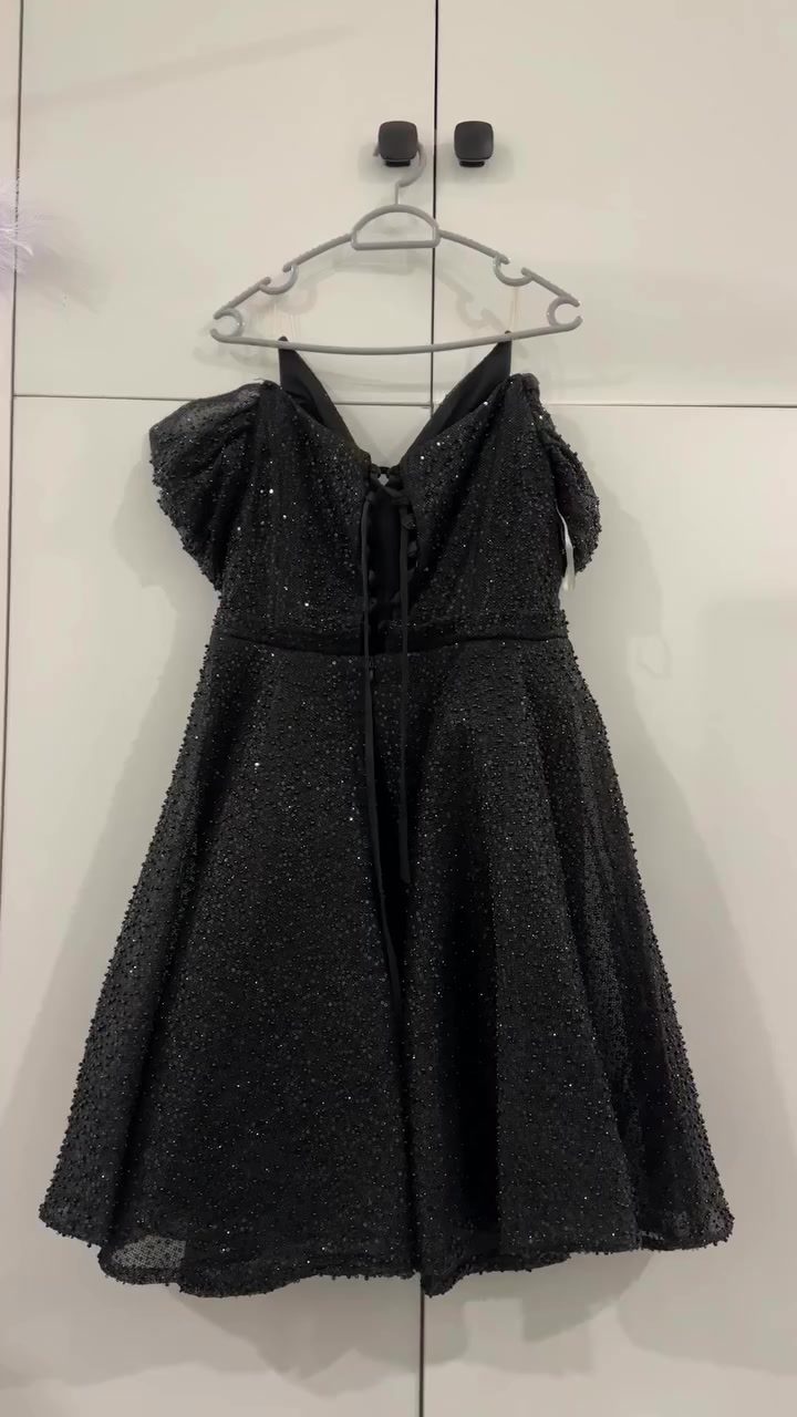 فستان سهره للبيع السعر 100 قفل ملبوس مره وحده يجنن باللبس يخصر الجسم حتى الكرش مايبينه يلبس 44/46 مكاني السماوه


**إذا كنت صاحب هذا الإعلان وتريد حذفه لأي سبب، رجاءا أرسل رسالة إلى الدعم الفني**