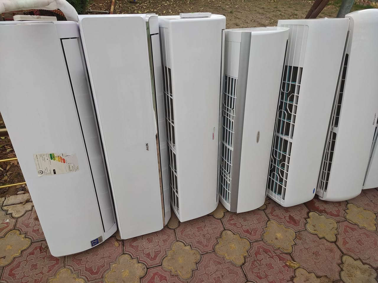 يتوفر سبالت :
3طن جداري عدد4
2.5طن جداري عدد5
2طن جداري عدد 50
1.5طن جداري عدد32
1طن جداري عدد 5
ملحقات :داخليه وخارجية وبليت (بيلادي وجوكر) وريمونت (بيلادي وجوكر).
بيع فقط جمله 
***********
