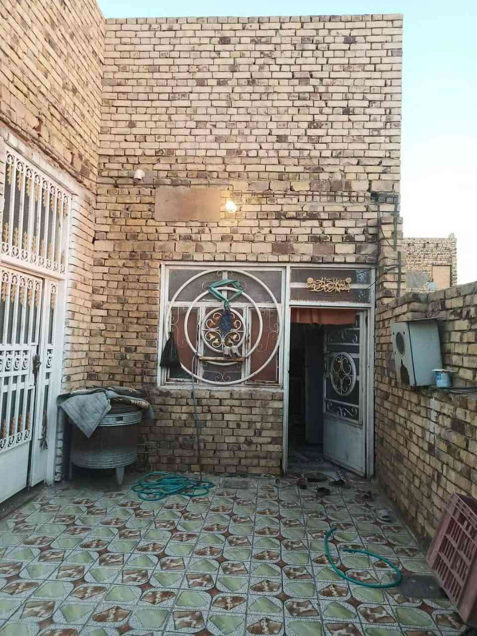 🏡 بيت للبيع 🏡
فرصة مميزة للسكن 
 وموقع ممتاز 

📍 الموقع: __ الشافعية  سايدين شافعيه
قرب باقر العلوم 

يتكون من 
غرفتين نوم
استقبال
 ومطبخ
 وصاله 
وصحيات
📐 المساحة:  150م طابو صرف
💰 السعر: 65 وبي مجال لشراي
للاستفسار والتفاصيل:
📞 ***********
✨ معكم دائماً للتميز العقاري ✨
