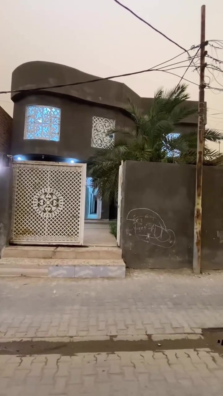 للبيع بيت بالرميثة وتحديدا قرب الدفاع المدني  (بستان ال سيد عبد ) طابقين جاهز من كلشي 4غرف بي  وبراني  وصالة عدد 2 وباقي التفاصيل  بالفيدو للاستفسار ***********
