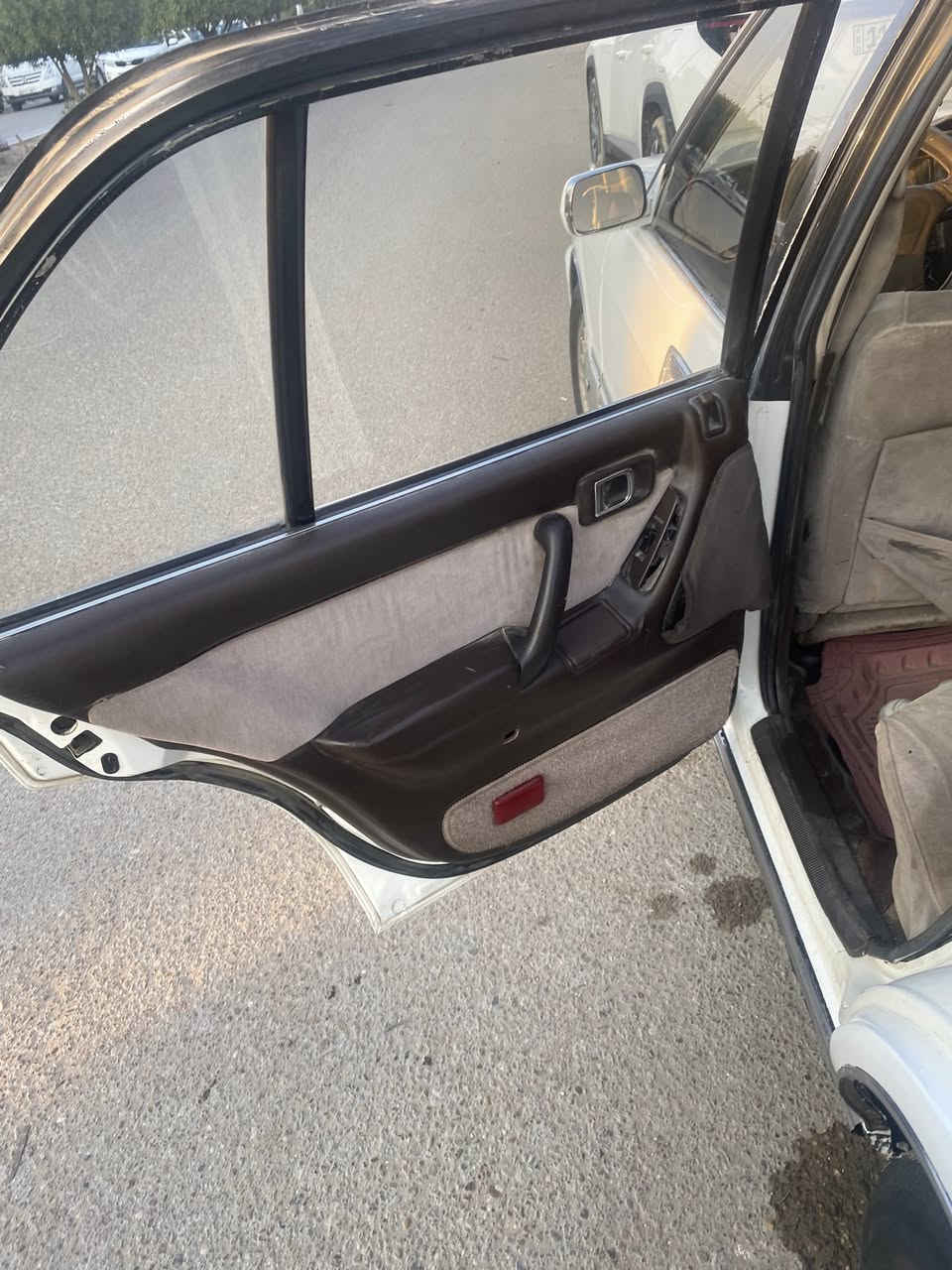 ‏للبيع سيارة يسرى بلادي ‏كشن كهرباء محرك 3000 ￼￼ قطعتين تبريد مصبغة جمالية بدون 
كير محركة كفالة تبريد منظومة كاملة مع الغاز رقم السيارة الأنبار وكان الفلوجة ￼￼￼￼
‏السعر ￼￼68 رقم  (***********)
