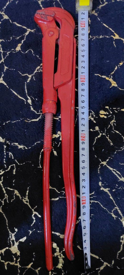 السلام عليكم عدد اصلي للبيع السعر والحجز على الواتساب او الخاص ***********
