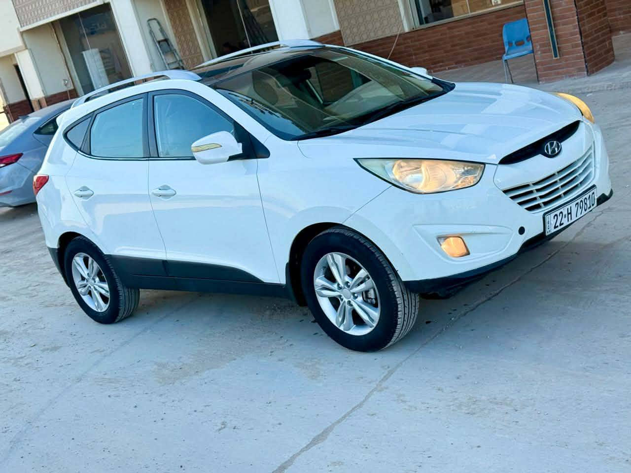 السلام عليكم توسان موديل  للبيع   2011 بيها بس قطعه واحده كلير السياره كلش جديده.   فول مواصفت للاخير السياره جاهزه حداديه مكينه كير جديد تايرات جديده اللون ابيض رقم اربيل الجديد تريد وكاله تحويل مباشر        العنوان بابل      هذا الرقم*********** اوبي واتساب
