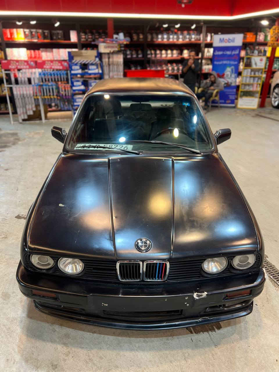 السلام عليكم BMW زعره للبيع موديل 1988 صبغ عام السياره 5 ستدات كير عادي مكاني بغداد الكراده او البلديات للاستفسار اكثر (***********)
او(***********) والسياره رقم بغداد و باسمي بغداد, العراق
