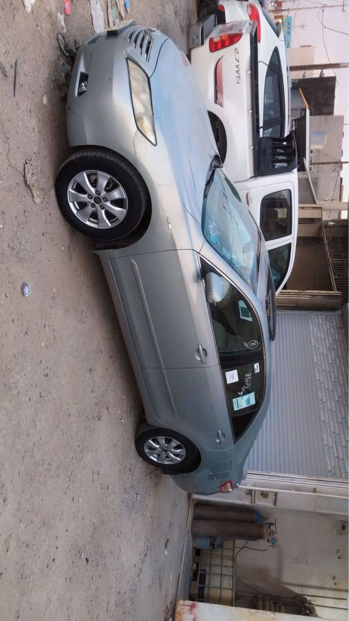 تويوتا كامري 2008
وارد خليجي GLX فول مواصفات 
دفتر بانزين موجود رقم جديد سنوية جديد
محرك 4سلندر
مقعد السايق كهربائي
تحكمات ستيرن
مثبت سرعة 
فتحة سقف 
بردة خلفية كهربائية
شاشة 
بلتوثوت +AUX 
منفذ شحن
حساس امامي وخلفي 
مراية كهرباء

ملاحظة ضرر السيارة باب السكن صبغ و بونيت جلح فقط 
مكان السيارة كركوك 
لاستفسار ***********
السعر 110 وبي مجال
