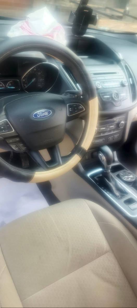 فورد اسكبب ٢٠١٨
ماشيه ١٠٠ ألف كم 
رقم اربيل  ضرر قطعه واحدة جاملغ جهة السايق  محرك ١٥٠٠ تيربو 
لون مميز تريد تحويل تريد وكاله رقم أربيل 
سيارة جاهزه كلشي  سعر ٩٥ وبيه مجال تعال خاص وتدلل


**إذا كنت صاحب هذا الإعلان وتريد حذفه لأي سبب، رجاءا أرسل رسالة إلى الدعم الفني**