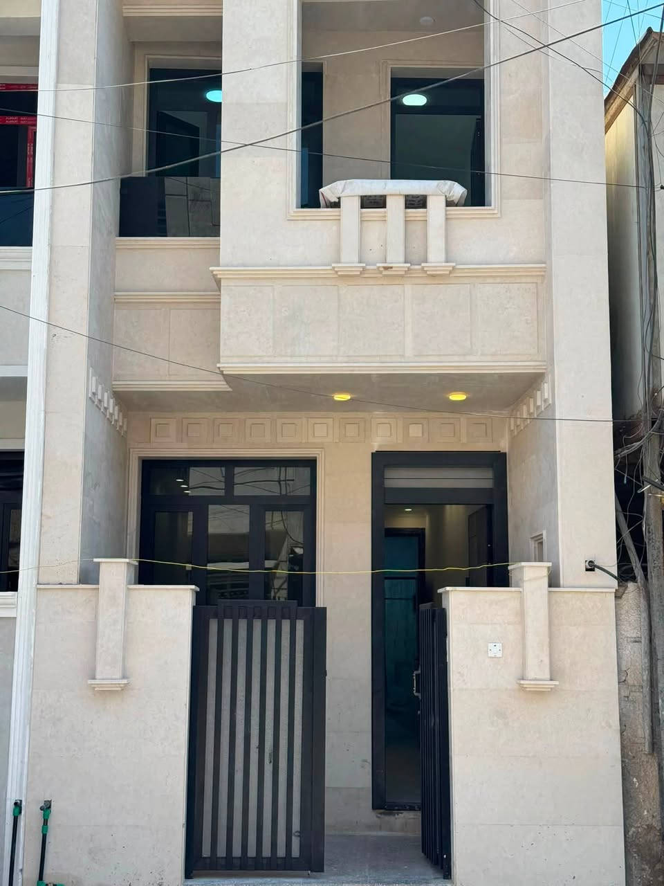 الربيعي للاستثمارات العقارية
✨ “اختيار بيت العمر يبدأ من الموقع… وإحنا وفرنالك الأفضل.”

🏠 دار حديث زيرو للبيع  مساحة 75 متر 
3 طوابق

1️⃣  غرف نوم عدد. 4 
2️⃣ خدمات عدد 2 
3️⃣ مطبخ كبير بارد
4️⃣  مطبخ حار 

⬆️
📍موقع دار : حي القاهرة – قرب اسواق سكر
📍موقع شركة : حي القاهرة — مجاور افران الزيتون

📞 للحجز والاستفسار: [***********]
