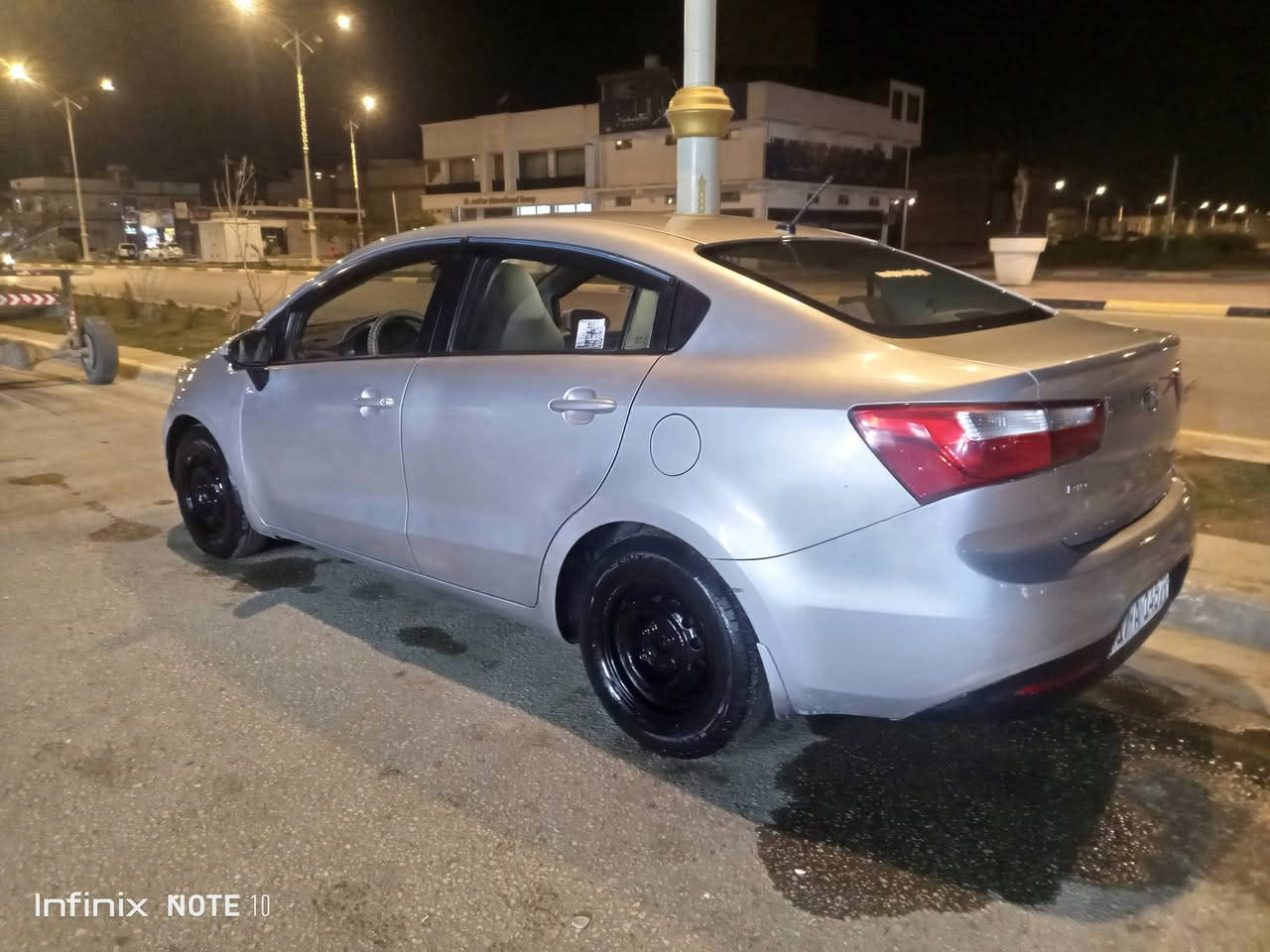 كيا ريو موديل 2012رقم دولي مصبوغه عام أثر جراد مكينه وكير نعمه من الله صدر جديد دبلات جدد اقتصاديه بصرف الوقود سياره مال بيت ضررهه الجاملغ من جهه السائق ومصلح على البارد سيارة رزنه بلسياقه والي يحب يشتري ثاني يوم اداورله سنويه وهزة جدد السعر 88 ورقه الإتصال على الرقم ***********
