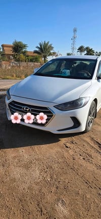 سيارة النترا للبيع موديل 2017 سيارة بيه قطعتين وصبغ بالتكمه الاماميهسي...