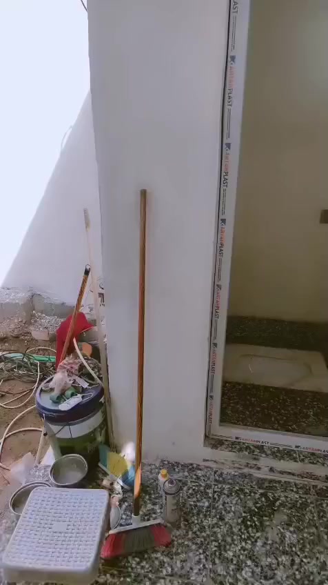 بيت للبيع بمدينه الصدر شركه رمضان مقابيل 68 مساحته 140 جديد كمل سعر 38 وبي مجال عقاره تجاوز رقم صاحب البيت ***********
