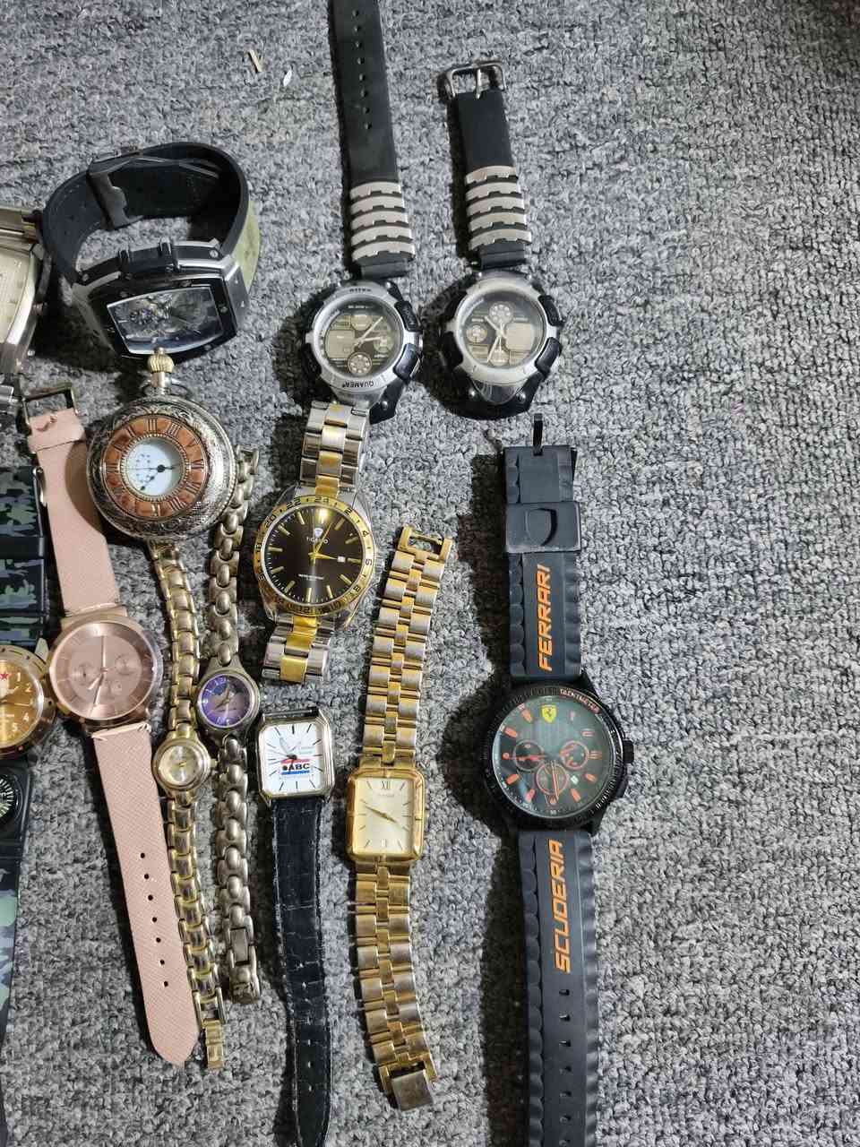 مجموعه ساعات رجالي ونسائي بطاريه وبيهن ثنين نصب تكويك البطاريه بيهن الشاغال وبيهن يحتاج بطاريه كم قطعه
سعرهن 100الف


**إذا كنت صاحب هذا الإعلان وتريد حذفه لأي سبب، رجاءا أرسل رسالة إلى الدعم الفني**