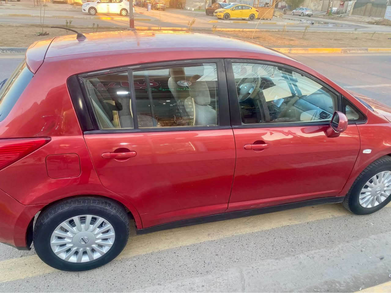 السلام عليكم
نيسان تيدا خليجي 2008 رقم بغداد بيع او مراوس باحدث بيهة ضربة من الخلف من جوة والسيارة مصبوغة بيهة قطع اعتبرهة حزام تخم تاير ويل كب صدر جديد محرك وكير نظيفات مسجل شاشة كاميرا خلفية سيارة جاهزة تدفئة تبريد السيارة بيهة جراد خفيف بالقمارة والبنيد واضح بالصور السعر 72 وبيهة مجال بسيط مكاني بغداد الكرخ للاتصال *********** بغداد, العراق
