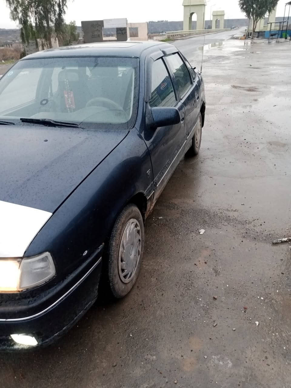 السلام عليكم 
وبل فكتره حجم 20بخ 
السياره كفاله عامه اي ضربه مابيهه 
رقم انبار انكليزي بسمي 
كير ومحرك مكفولات 
محرك مال كصه ماصار سبوع من شديته 
السياره خير من الله مال جني 
سنويه الى 2029بسمي تريد وكاله تريد تحويل 
موديل 1991فتحه بالسقف شغاله جام كهربائي
السعر33وبيهه مجال متوجد على نت او تتصل 
***********
مكان السياره سليمانيه
