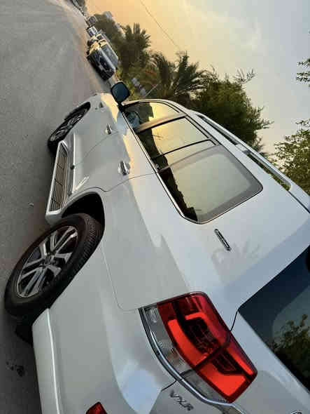 السلام عليكم تويوتا لاندكروز 2019 VXR 5700 محرك لكزز السيارة فول موصفات دشبول ليزري كشنات جلد كهرباء بصمة فتحة شاشة كبيرة كامرة خلفية ماوسات تحكم حساسات امامية خلفية 7 راكب وباقي الموصفات المعروفة السيارة مكفولة كفالة عامة عدا شوية بارد بل باب الخلفي فقط المكان بغداد السيدية السعر 555 وبيها مجال حك  الجية رقمي ***********
