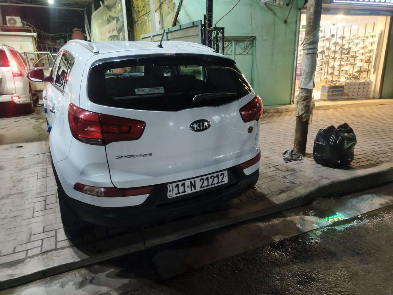 سبورتج خليجي موديل ٢٠١٦
محركه ٢٠٠٠ سياره مابيه أي نقص تراي وين متريد مري كهربائي
أي استفسار الاتصال***********
