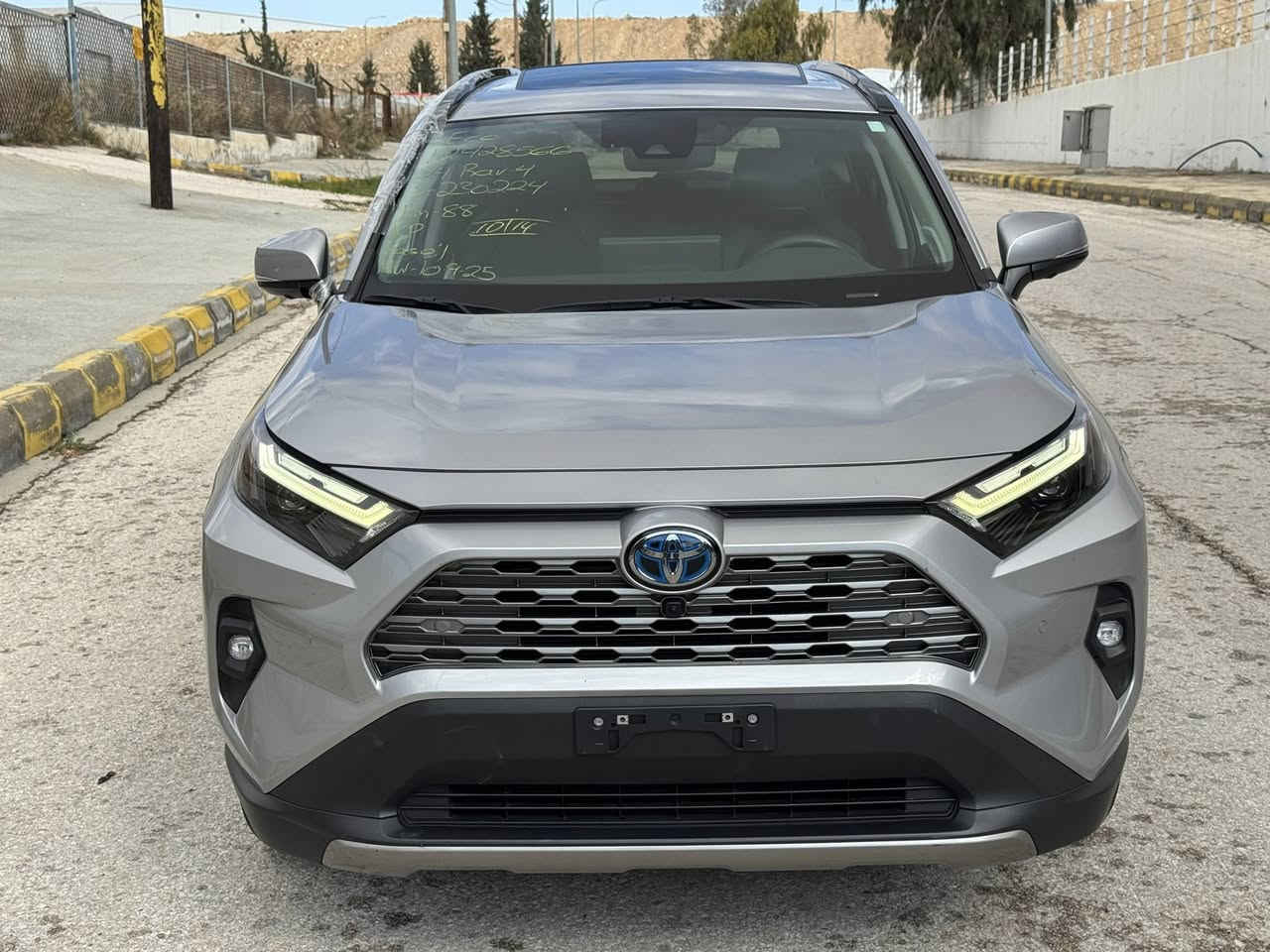 TOYOTA RAV4  HYBRID LIMITED 2024

📍السيارة موجودة في  الأردن الزرقاء المنطقة الحرة  
 
تويوتا راف فور  هايبرد لمتد  2024
المسافة المقطوعه 54825mi
اللون :- سلفر     
المحرك 2500cc هايبرد 
الموديل 2024

 

                  ======= الاضافات👇👇 ======

فتحة كرستال ثلاث حركات 
شاشة كبيره انفكيشن. 
دفع رباعي 4x4.
رادار امامي 
 مانع تصادم
تصحيح مسار
مانع انزلاق
تحديد مسرب .
نقطة عمياء .
مثبت سرعة
هاند بريك كهربائي 
كاميرا خلفيه
كاميرا  عداد 5 
كاميرا 360
كراسي ذاكره 
كراسي جلد 
طارة مدفية . 
كراسي مدفية + مبرد 
كراسي كهرباء عداد 2 
بصمه أبواب
بصمه تشغيل
دخول ذكي 
تحكم ستيران
شاحن وايرلس 
ويل قياس 18 .
اضويه خلفيه LED
اضويه امامي زنون LED 
كشافات ضبابي LED
حساسات خلفيه + إماميه 
حساسات مانع تجاوز 
باب خلفي كهرباء
نظام GPS+ خرائط 
3 انظمة قياده Sport /ECO / Normal
كندشن مركزي امامي + خلفي 
بلوتوث 
مدخل AUX + USB

الآردن الزرقاء المنطقه الحره شارع 20 شمال 

🚗🚗 حادث السيارة كما موضح في الصور 🚗🚗

للتواصل  / عمر الدليمي 00962786166701 علي الكرغولي 00962788505634


**إذا كنت صاحب هذا الإعلان وتريد حذفه لأي سبب، رجاءا أرسل رسالة إلى الدعم الفني**