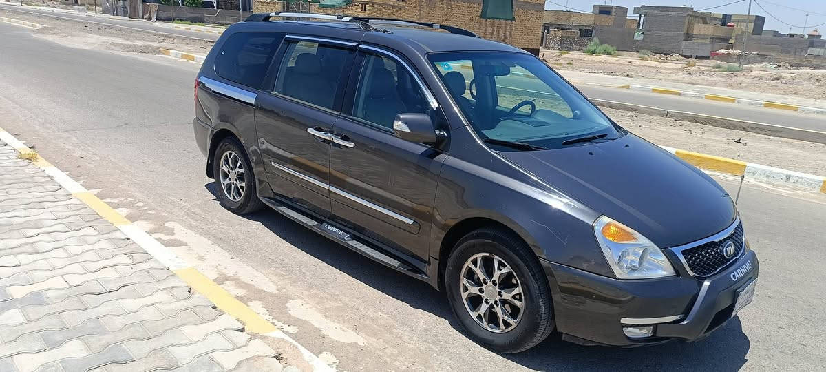 سيدونا 2014 فول مواصفات بيبان كهربائي جنطه كهرباء شاشه وكشنات جلد وكهرباء حادثه جاملغ أمام مكينة كير حداديه تبريد كله عالشركه تخم تاير شاد جديد للاتصال *********** أو ***********
