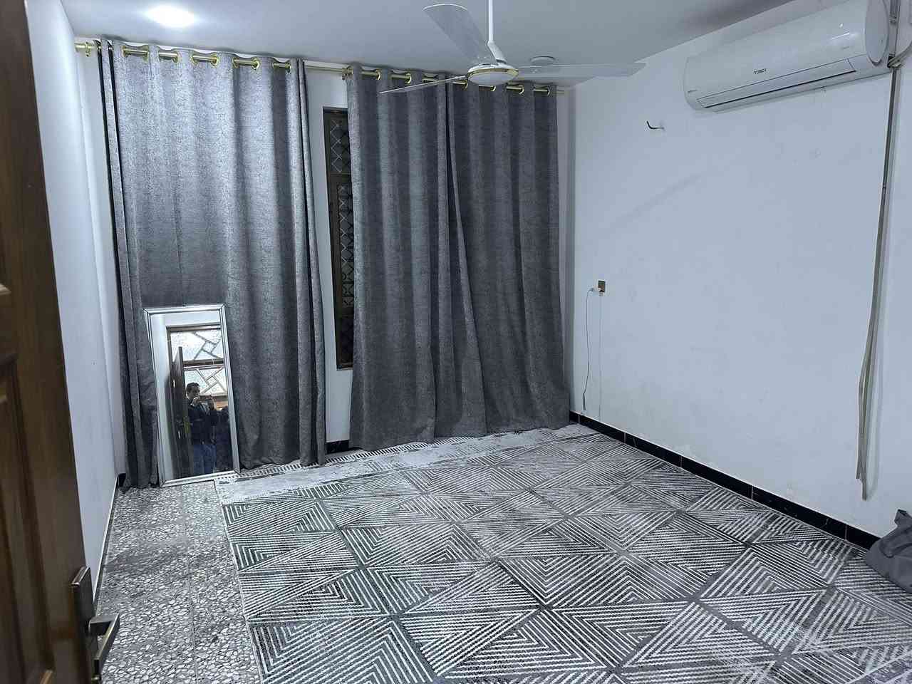 ‏دار ملك صرف للبيع في منطقة الوشاش المساحة ٥٢ متر شارع‏ عريض واقع حال 58 الواجهة ٤ متر النزال 14 بناء حديث درجة اولى للاستفسار أكثر مراجعة مكتب دلالية الرحمن أو الاتصال على الارقام  التالية 
***********
‏*********** ￼
