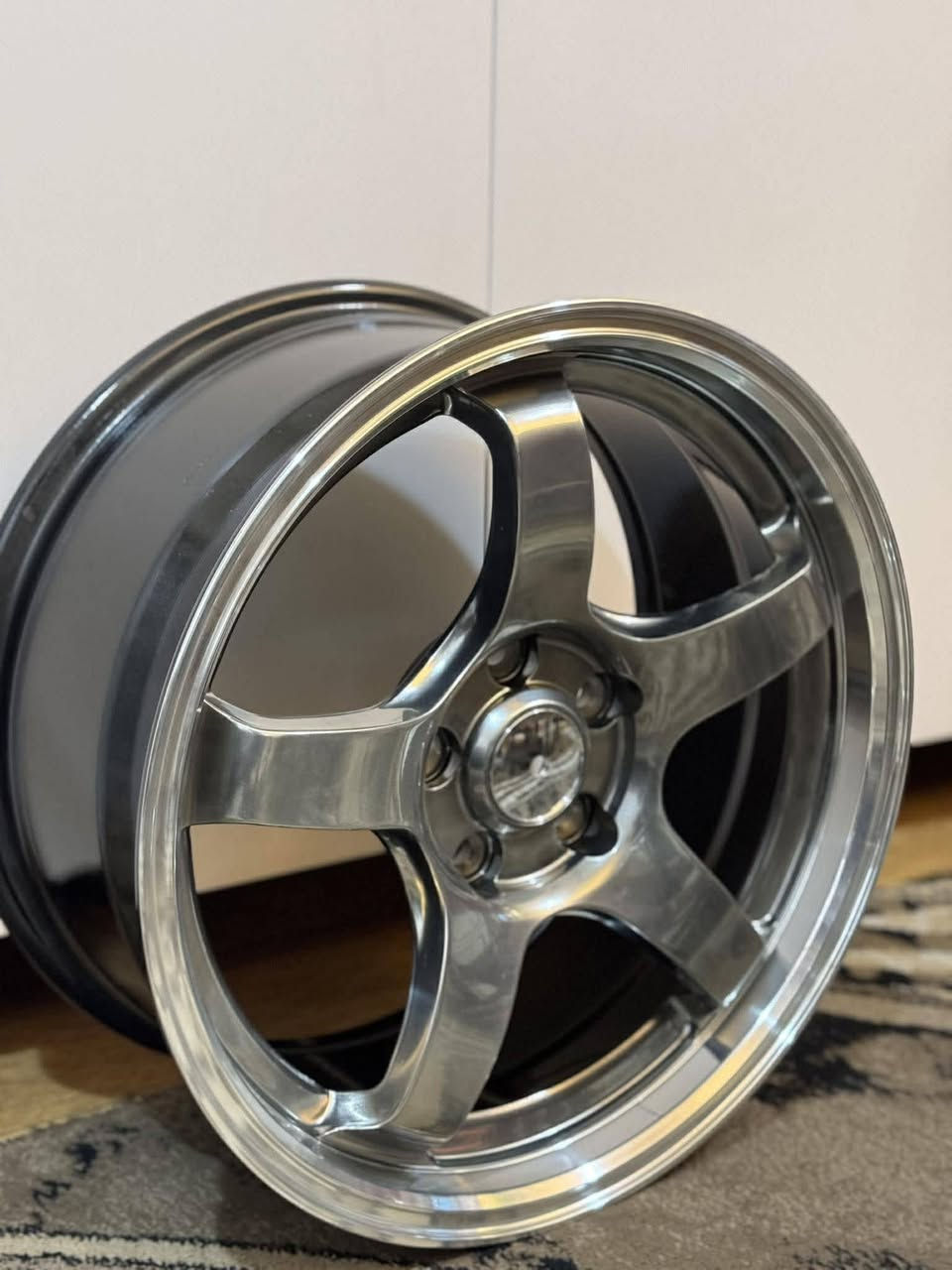 حجم 17 نضيف مستخدم شهرين مابي شخط 5 براغي مراوس فقط مكاني الكرادة


**إذا كنت صاحب هذا الإعلان وتريد حذفه لأي سبب، رجاءا أرسل رسالة إلى الدعم الفني**