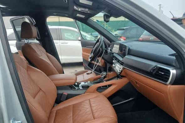 سلام عليكم كيا  تلورايد موديل وارد 2024أمريكي فول مواصفات
1.رادار أمامي + خلفي 

2.فتحت سقف

3. أشاير بل مري 

4.لد نهاري لون شمسي 

5.ويل حجم 20

6.جنطة كهرباء

7.تشغيل عن بعد 

8.كامرة خلفية

9.عدسات زينون

10.كشن منفصل لون مشمشي  vip

11.تدفئة تبريد كشنات أمامية

12.تبريد مركزي 3 قطع 

13.برد خلفية دفن بلادي 

14.ترحيب

15.كشن السائق كهرباء بل كامل 

16.كشن الصدر كهرباء 

17.نقطة عمياء

18.مانع انزلاق

19. تحديد مسار

20.أوتو هولد

21.سايد بريك  دگمة

22.اربع مودات قيادة 

23.الوضع الاقتصادي عند وقوف السيارة 

24.شاشة چبيرة 

25. تعتيم المراية 

السيارة بعد بيها هواي مواصفات ما مذكورة .

مرقم بغداد  رقم حلو تحويل شوكت ما يعجبك السنوية بأسمي .

الضرر:. موضع بل منشور الچاملغ الامامي   معدل على البارد +صبغ و بيهة بحچة بطول الاصبع فقط الباقي كلة مكفول كفالة عامة من گشر و تكحيل و مكينة.    السيارة وياها بصمتين 

 السعر :  335     ***********
